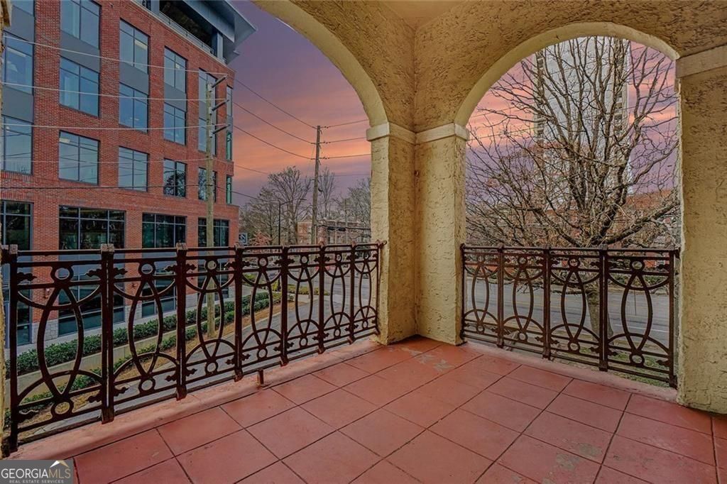 Photo of 2855 Peachtree Road NE #201, Atlanta, GA 30305 (MLS # 10756869)