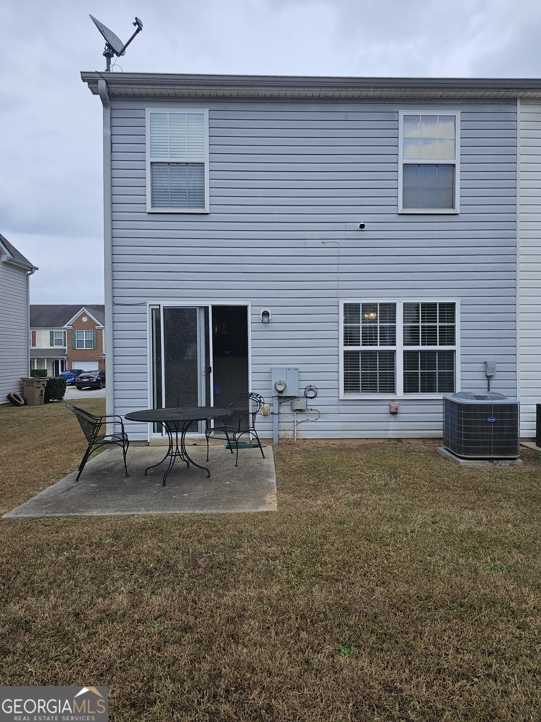 SOUTHLAKE TOWNHOMES - Residential