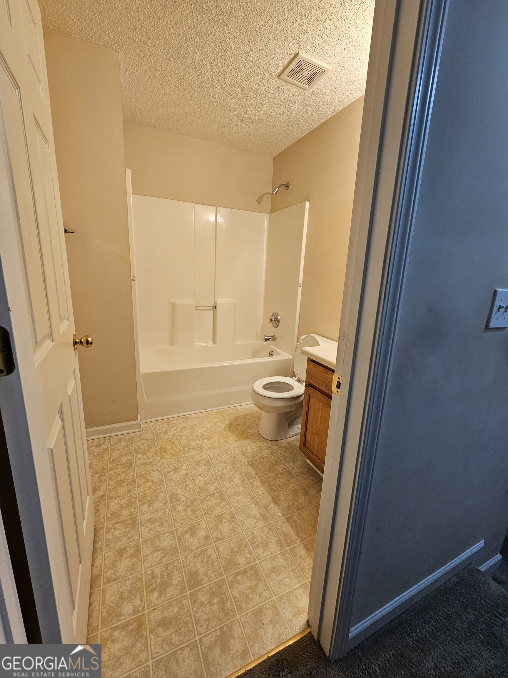 SOUTHLAKE TOWNHOMES - Residential