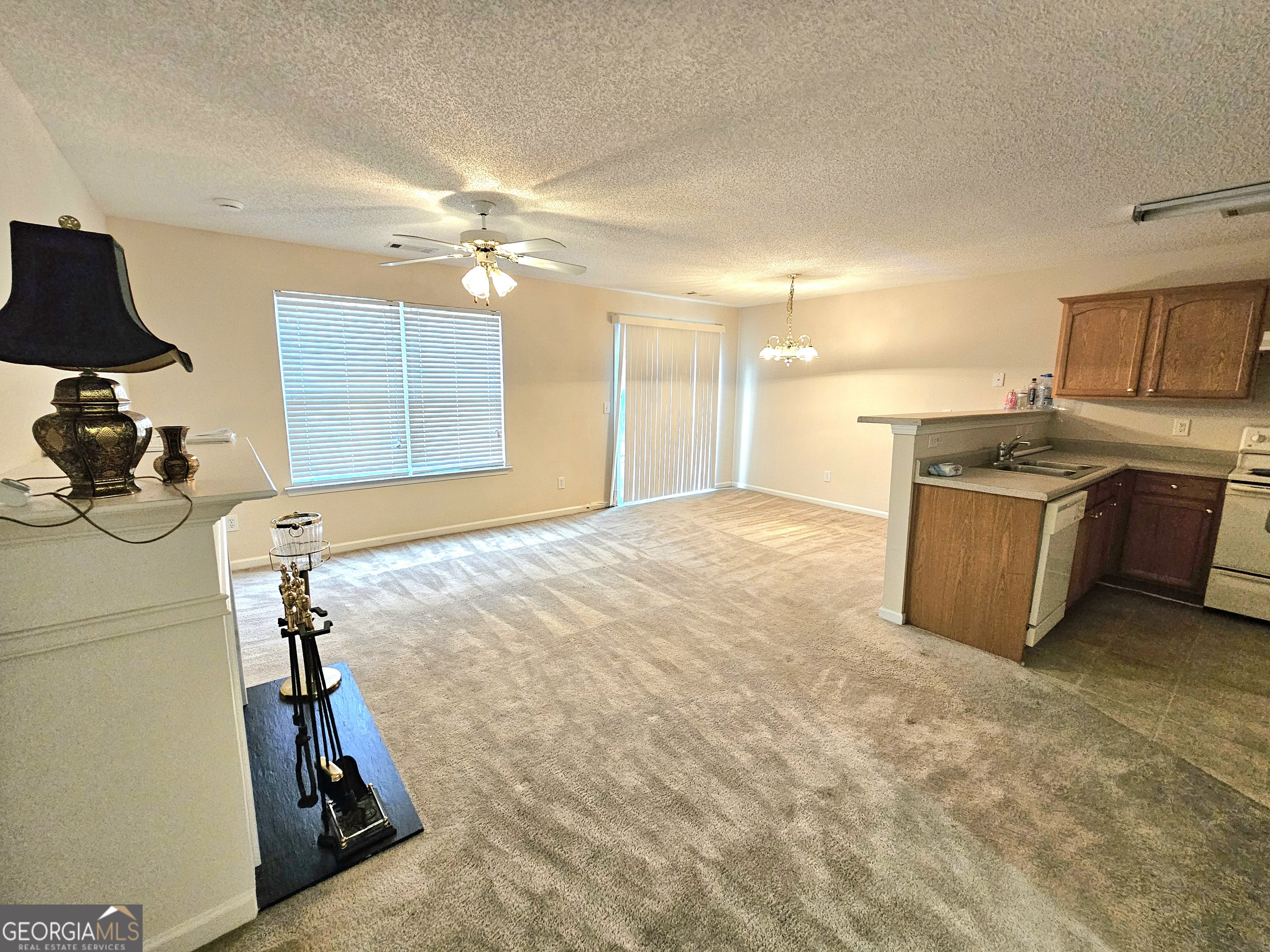 SOUTHLAKE TOWNHOMES - Residential