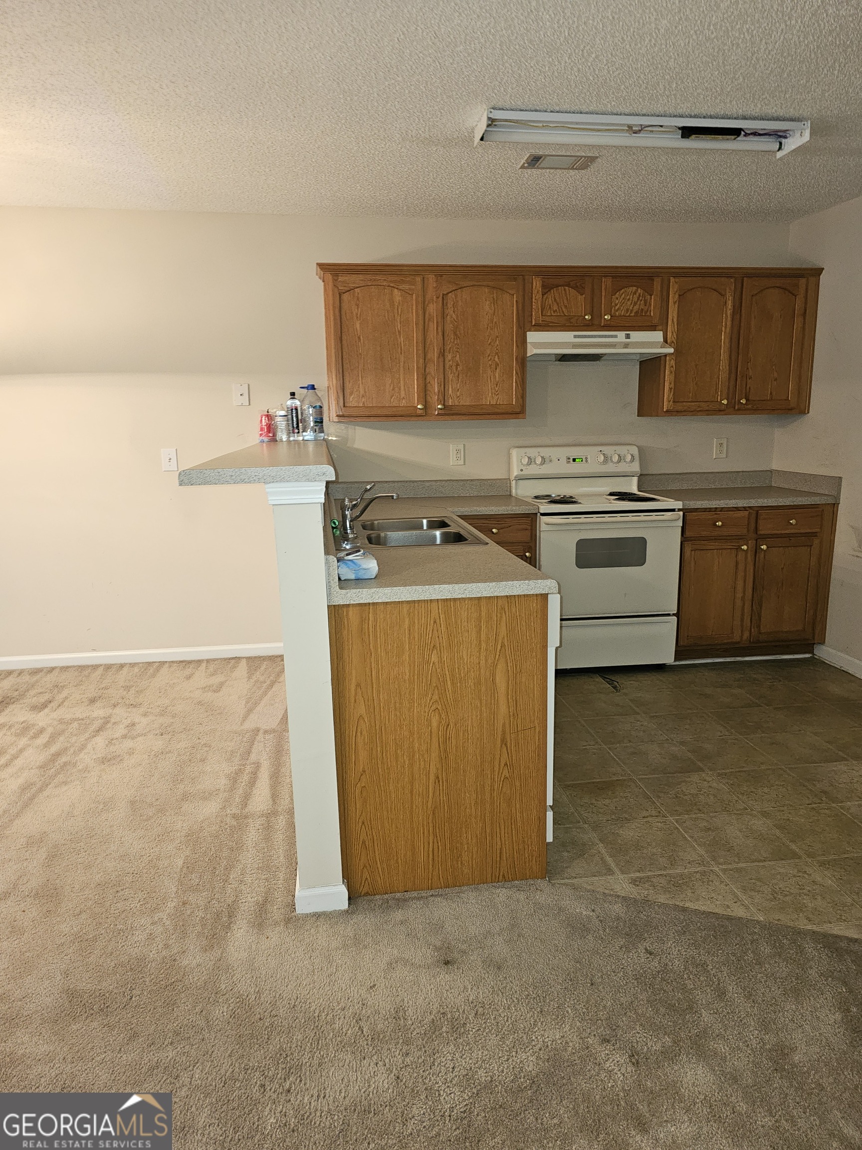 SOUTHLAKE TOWNHOMES - Residential