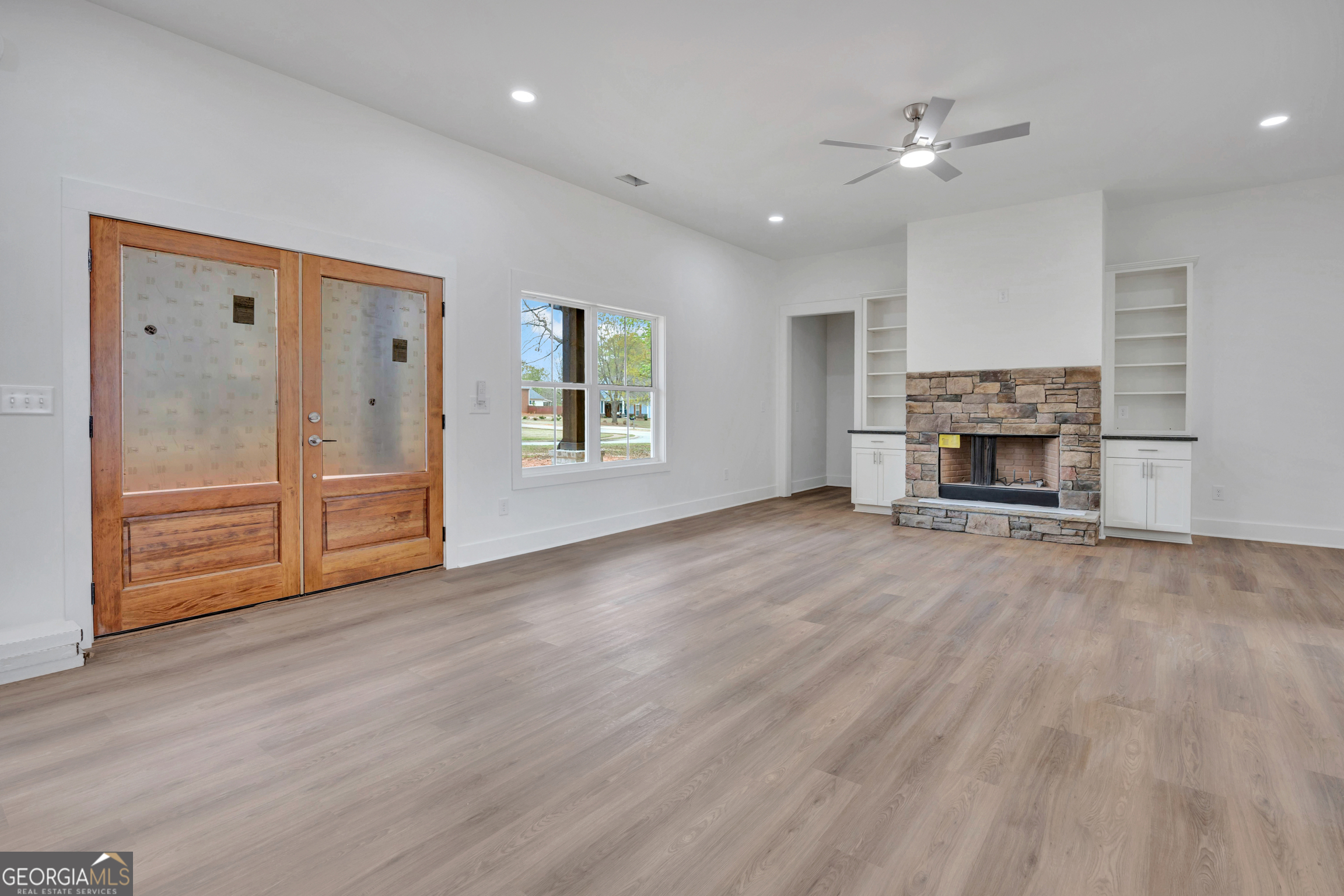 108 Woodcrest DR