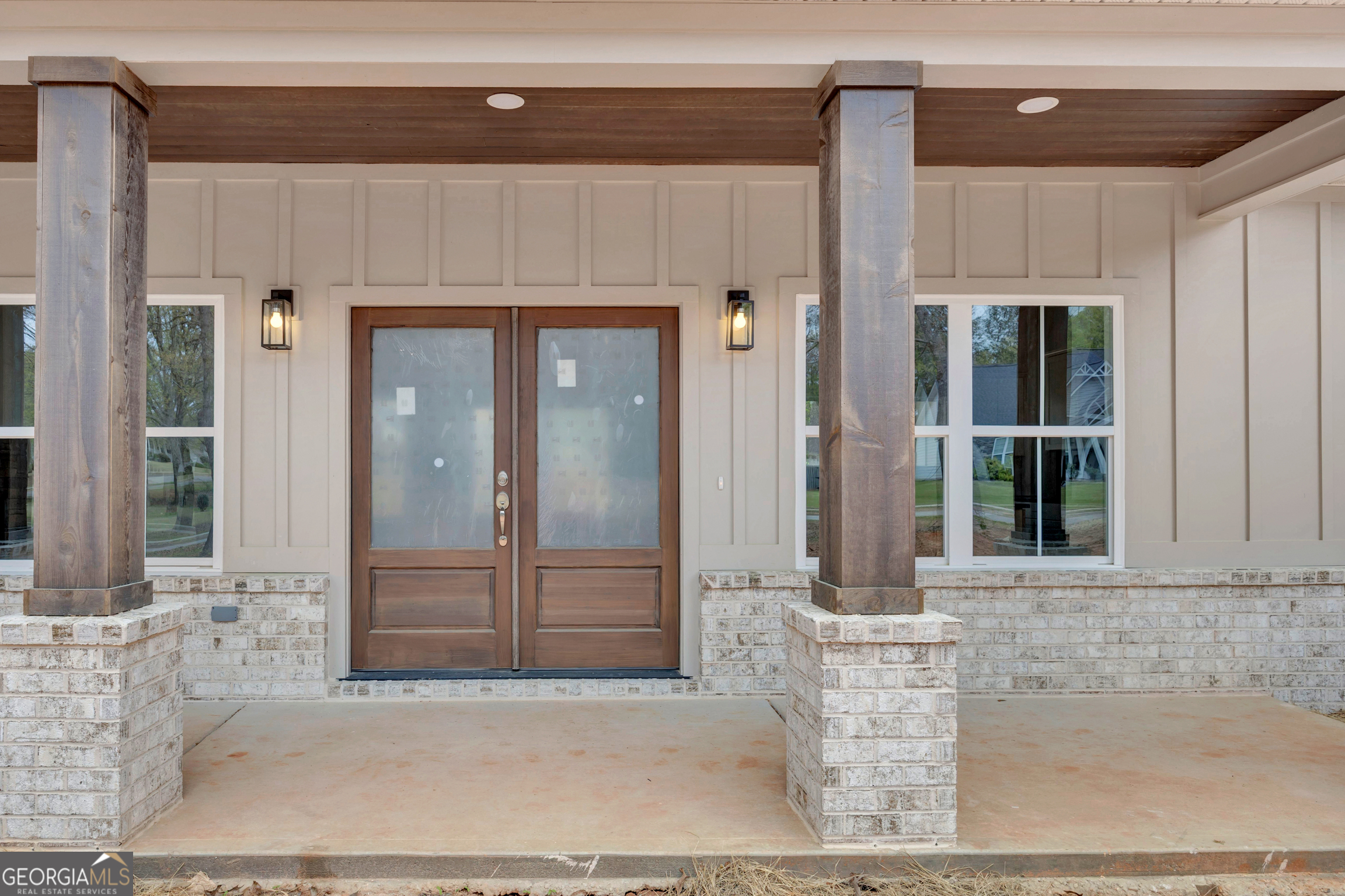 108 Woodcrest DR