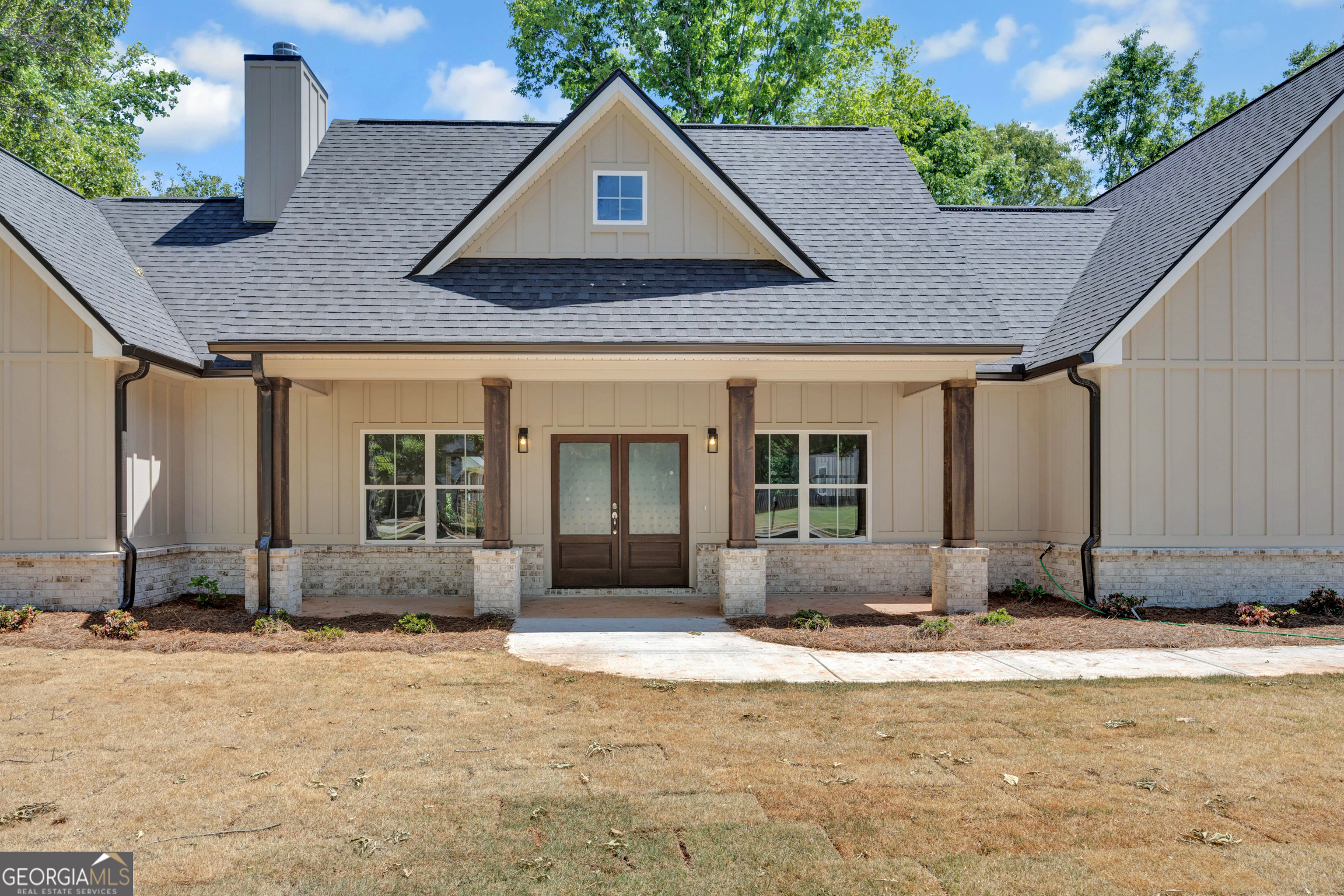 108 Woodcrest DR