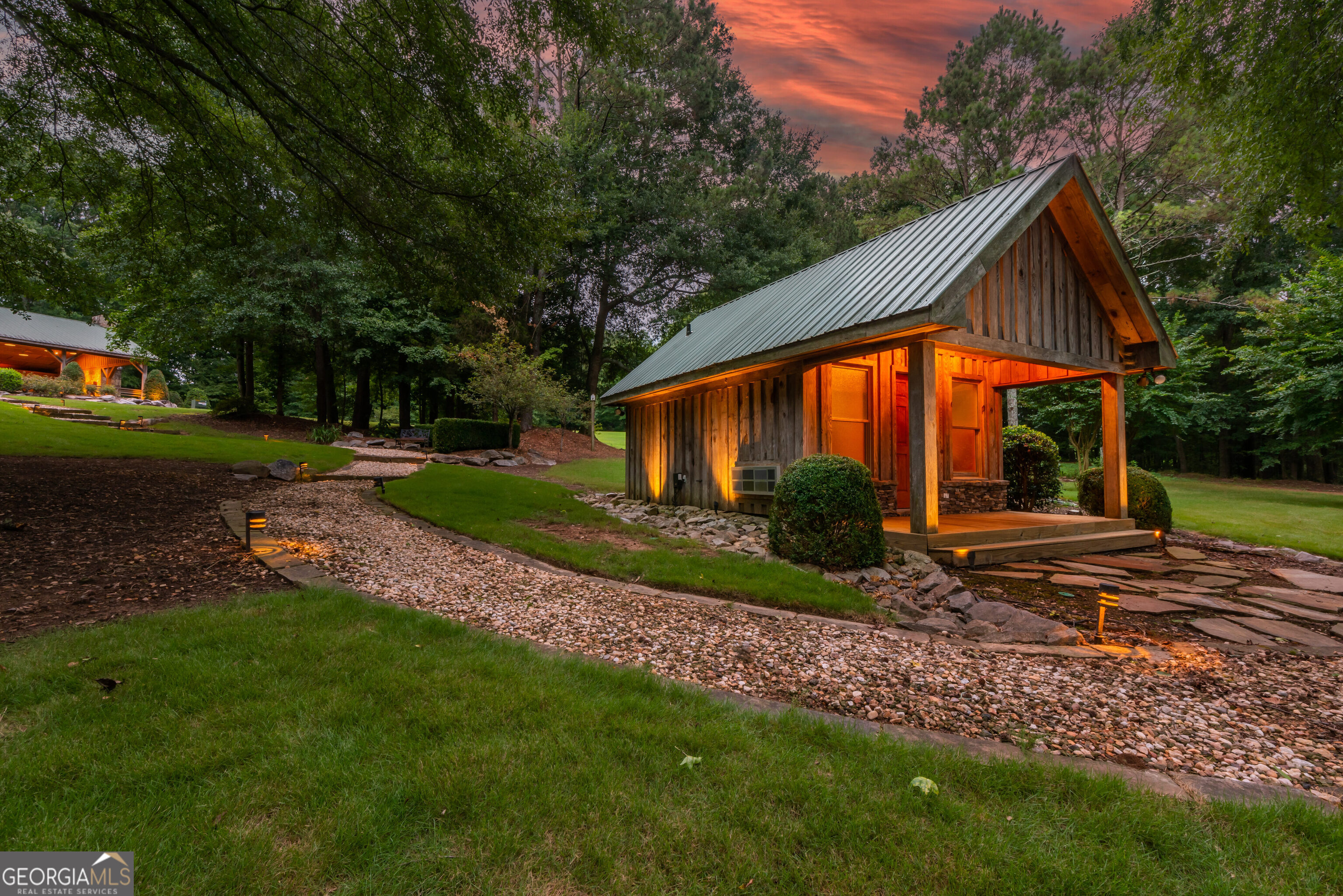 565 Owens Gin RD NE