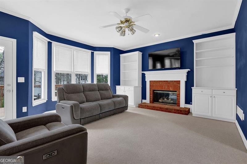 1826 Lone Oak CT