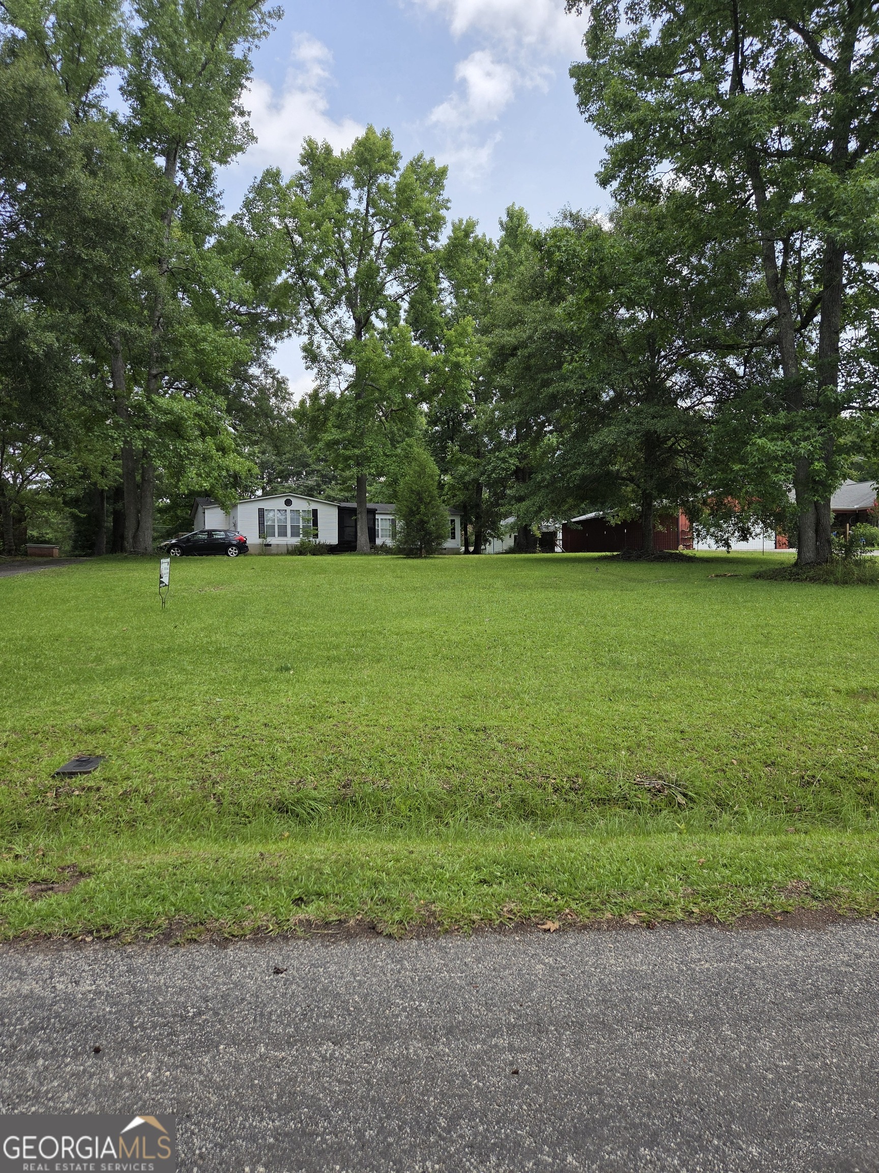 453 Lake DR