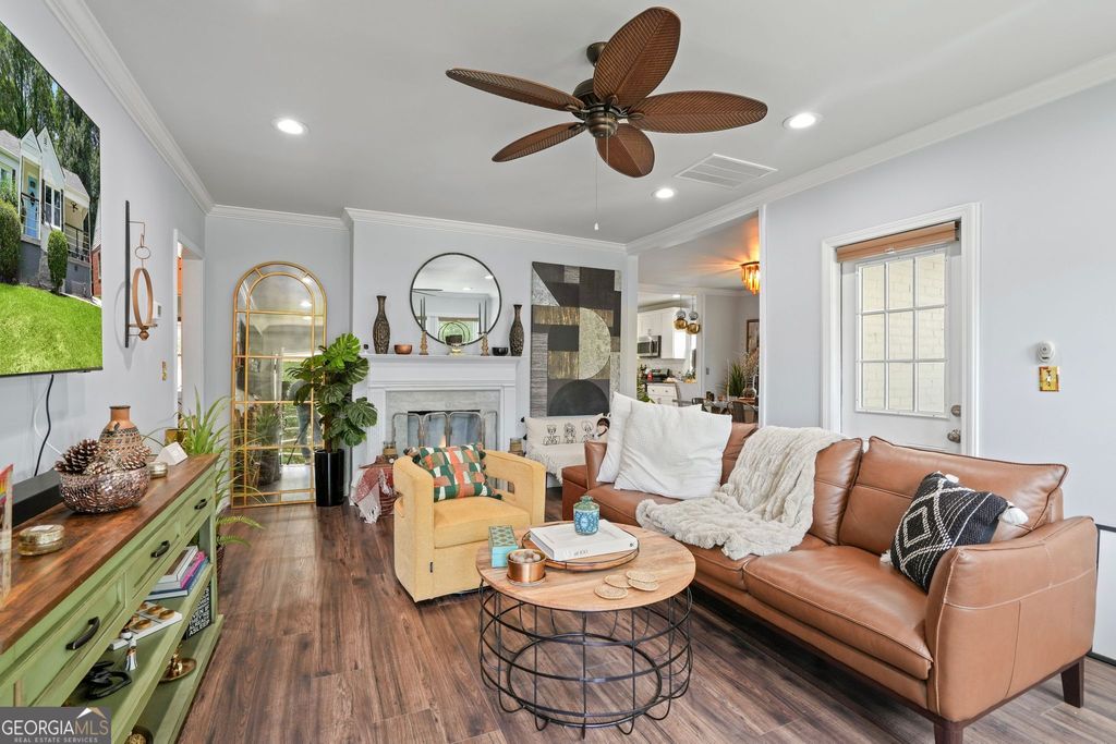 Photo of 1127 Cascade Road SW, Atlanta, GA 30311 (MLS # 10732213)