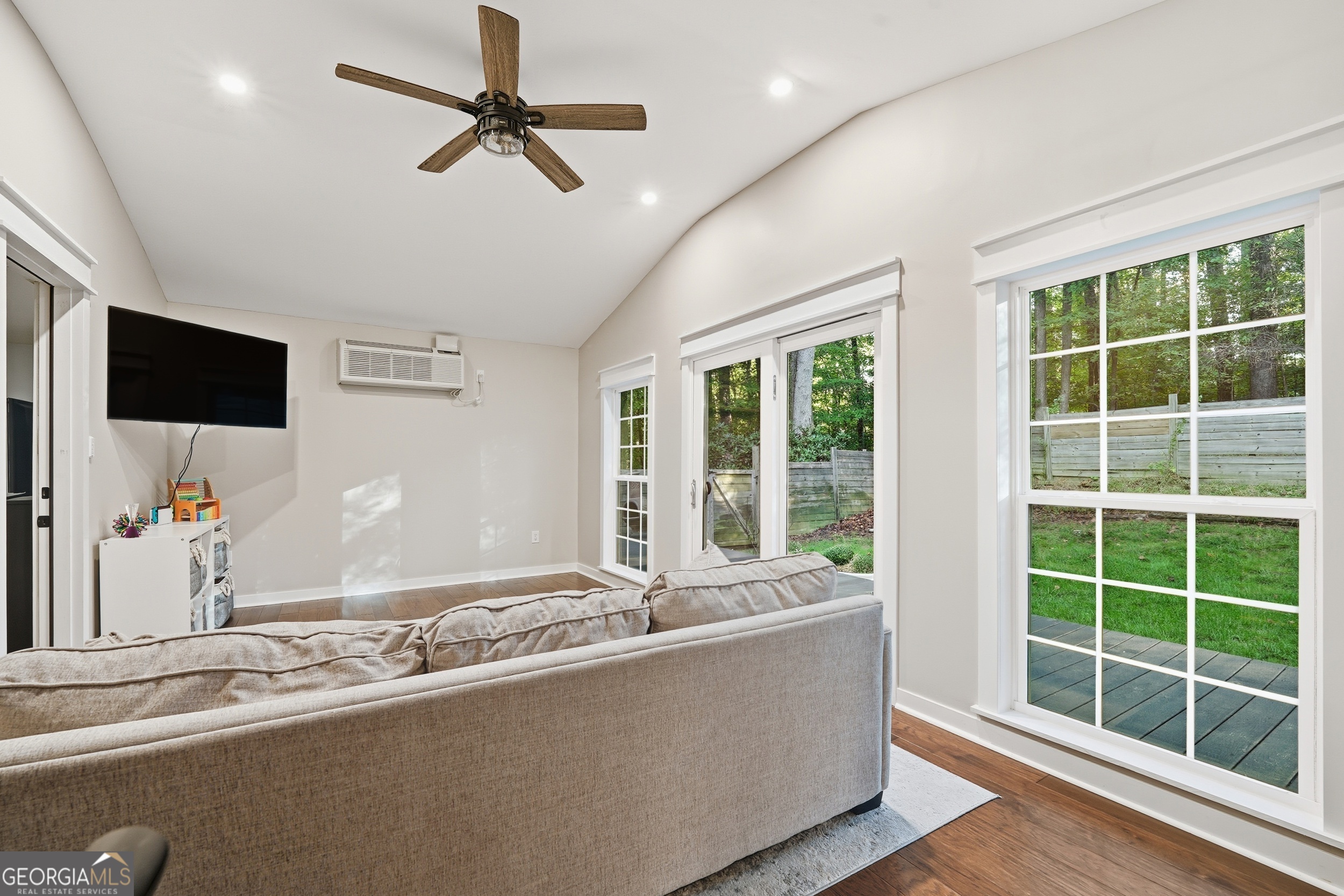 River Valley Est. - Residential