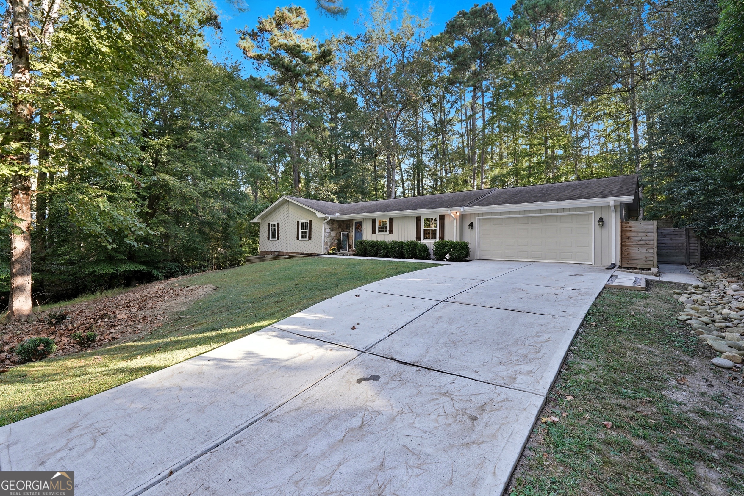 3962 Gunnin RD