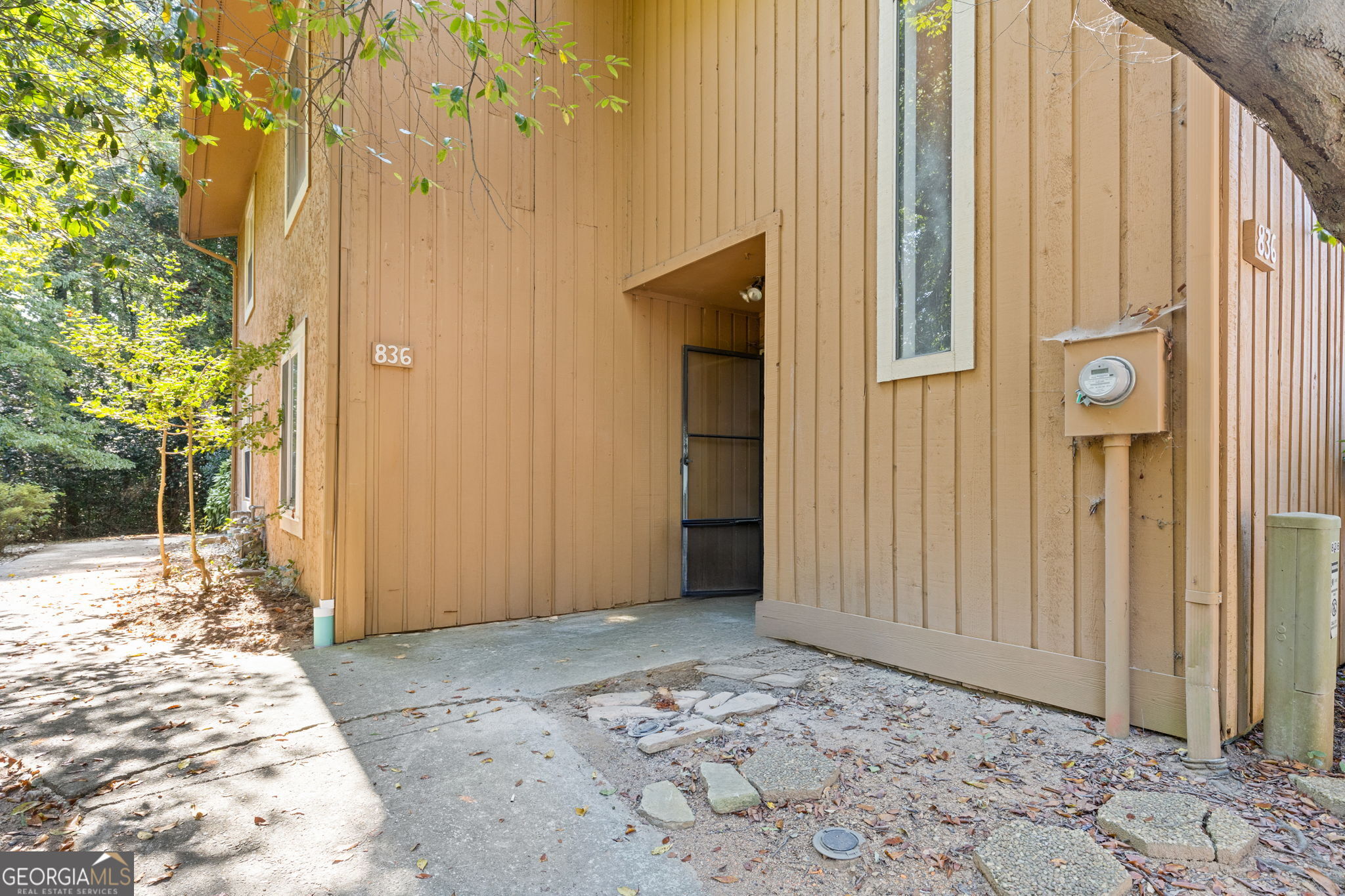 Beautifully remodeled two story condo with three bedrooms and three full baths. All three bedrooms can be the master, with one choice being on the main level. One bedroom upstairs has a walk in closet and balcony. This is an end unit, with no one above or below. The living room has a stone fireplace and there is a separate dining area. Note the Luxury Vinyl Plank throughout the unit...NO CARPET! All bathrooms have extended vanities and marble-esqe tile walls in the bath area. Your kitchen has stainless steel appliances, granite countertops, subway backsplash, and white cabinets. A list of contractor updates include: all new fixtures, fresh interior paint, ceiling fans, plumbing fixtures, hardware, knobs, tile in bath and kitchen, appliances, and granite. Make an appointment today and let's put your LAST name on this FRONT door!