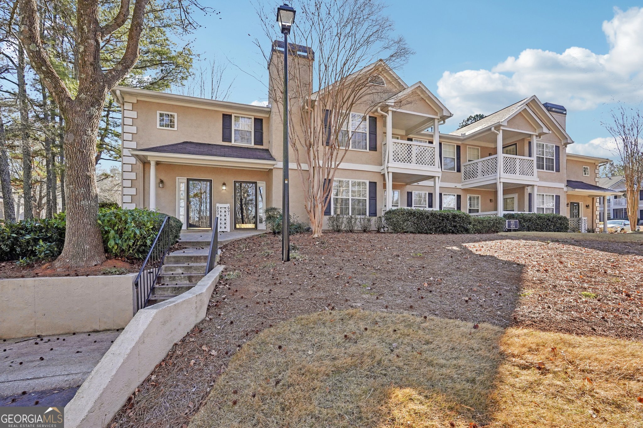 601 Peachtree Forest AVE