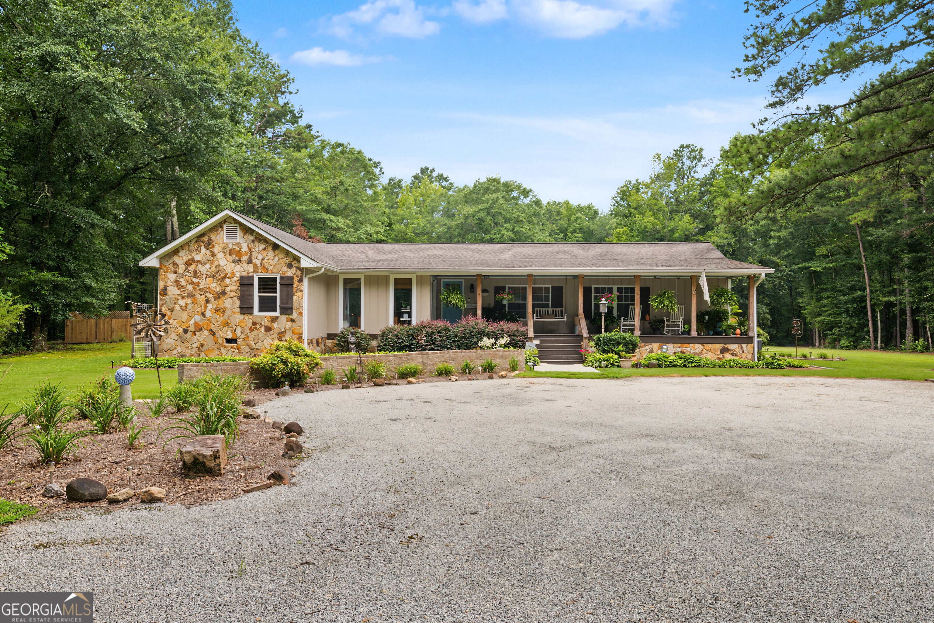 331 Clearwater RD