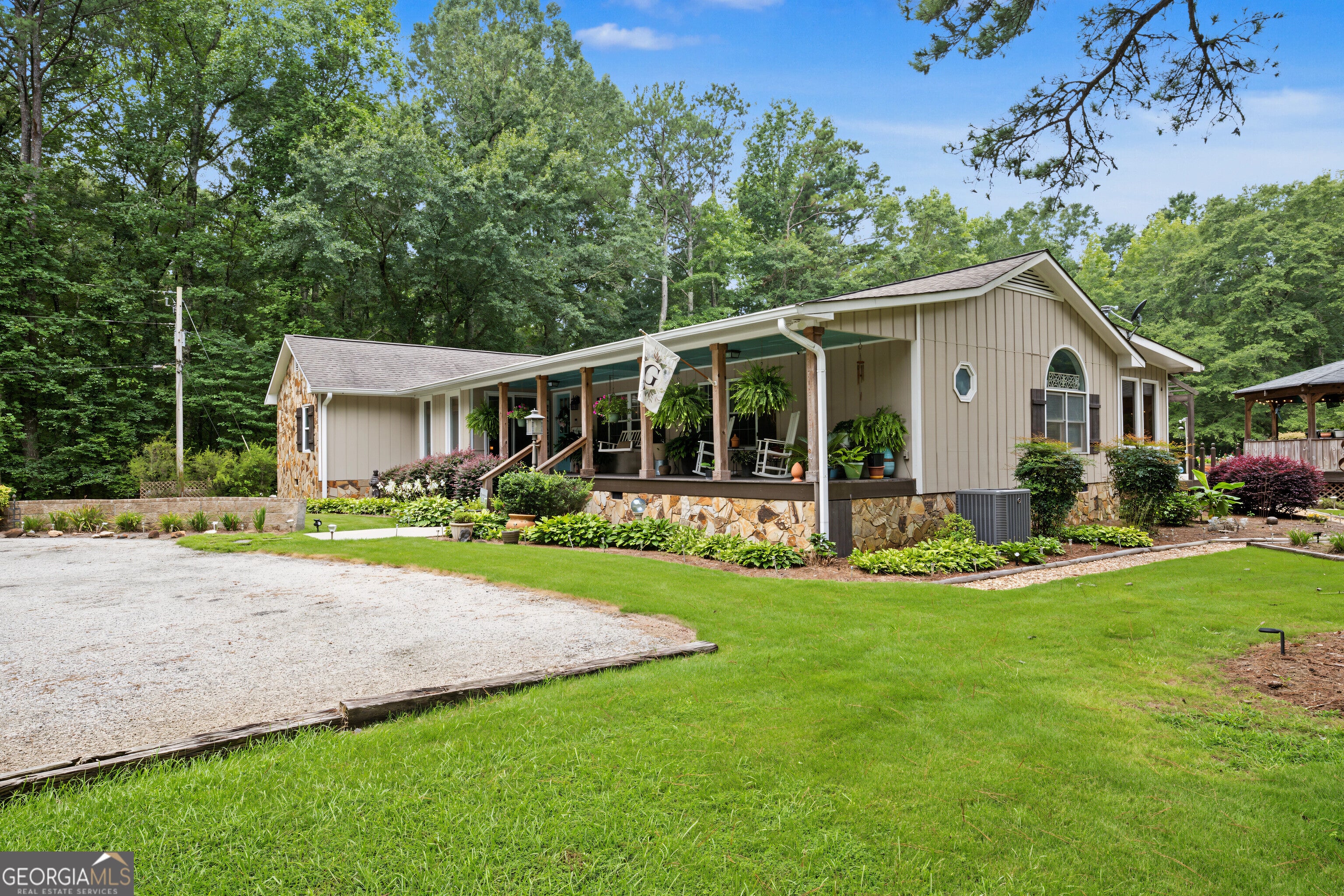 331 Clearwater RD
