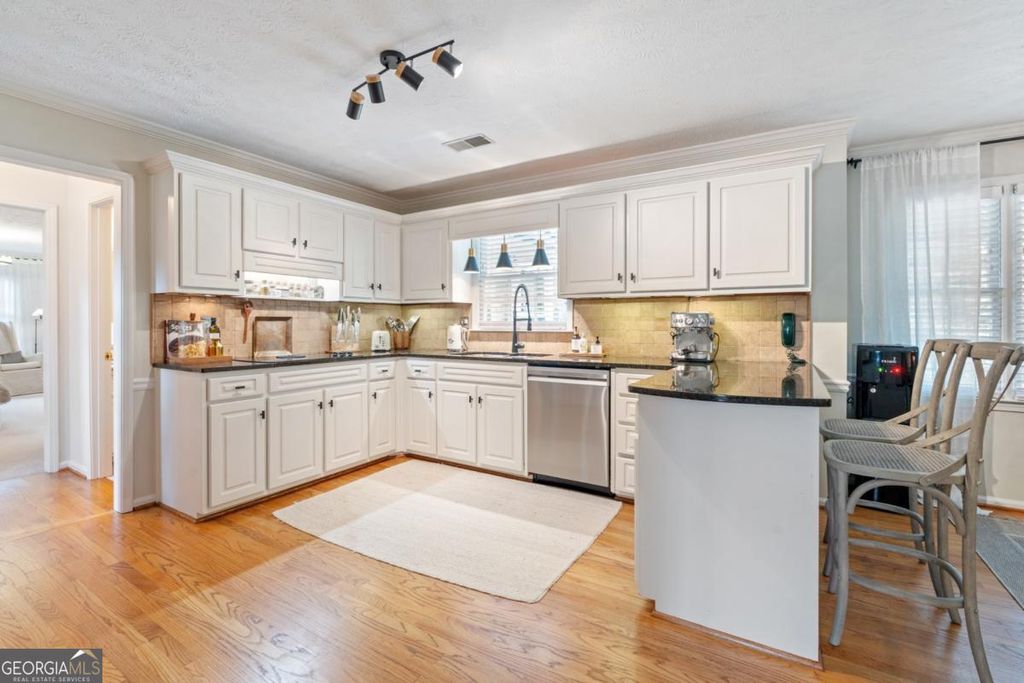 Photo of 2661 Willow Green Drive, Duluth, GA 30096 (MLS # 10632902)