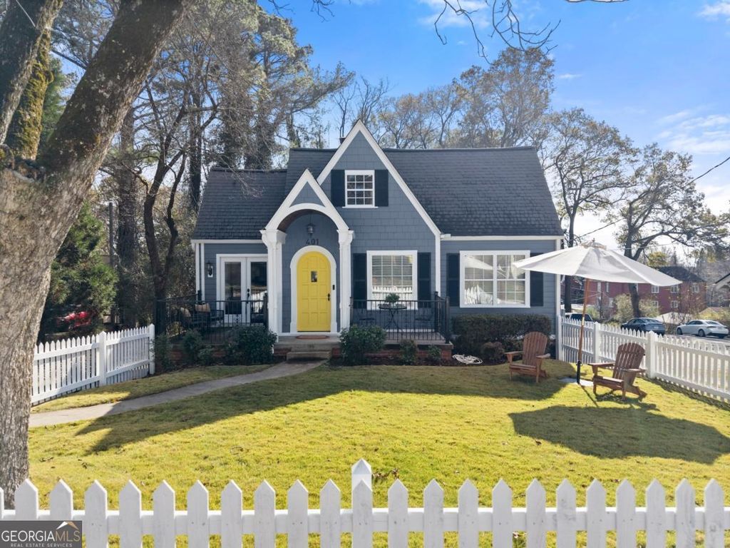 Photo of 401 Ridgewood Avenue, Gainesville, GA 30501 (MLS # 10652144)