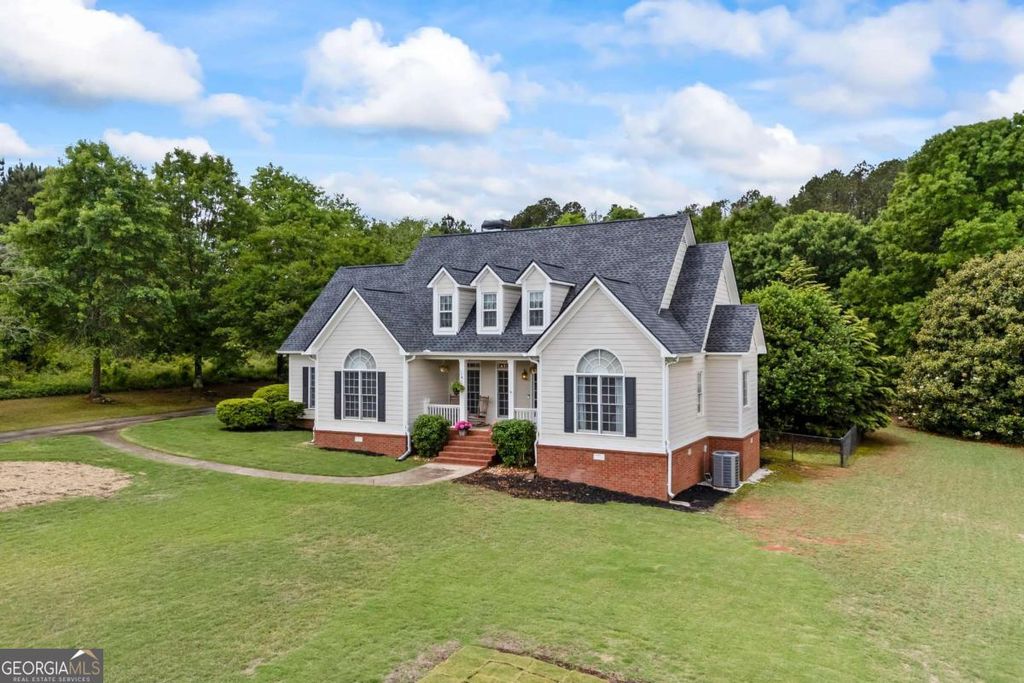 Photo of 1080 Lakeside Court, Bishop, GA 30621 (MLS # 10763461)