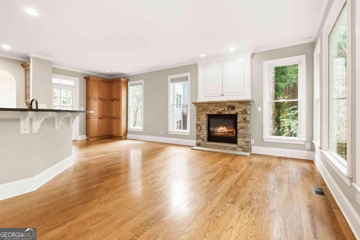 1916 Severbrook PL