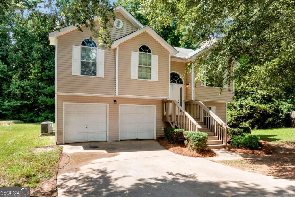 Photo of 317 Tap Root Lane, College Park, GA 30349 (MLS # 10825544)