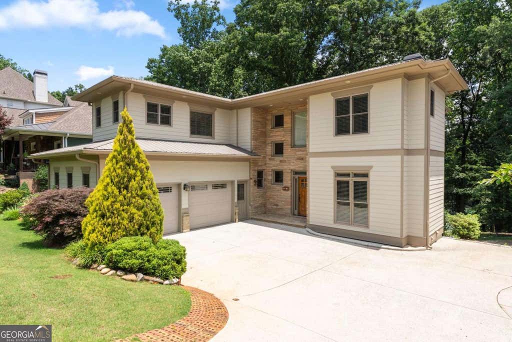 Photo of 6277 Lakeview Drive, Buford, GA 30518 (MLS # 10787124)