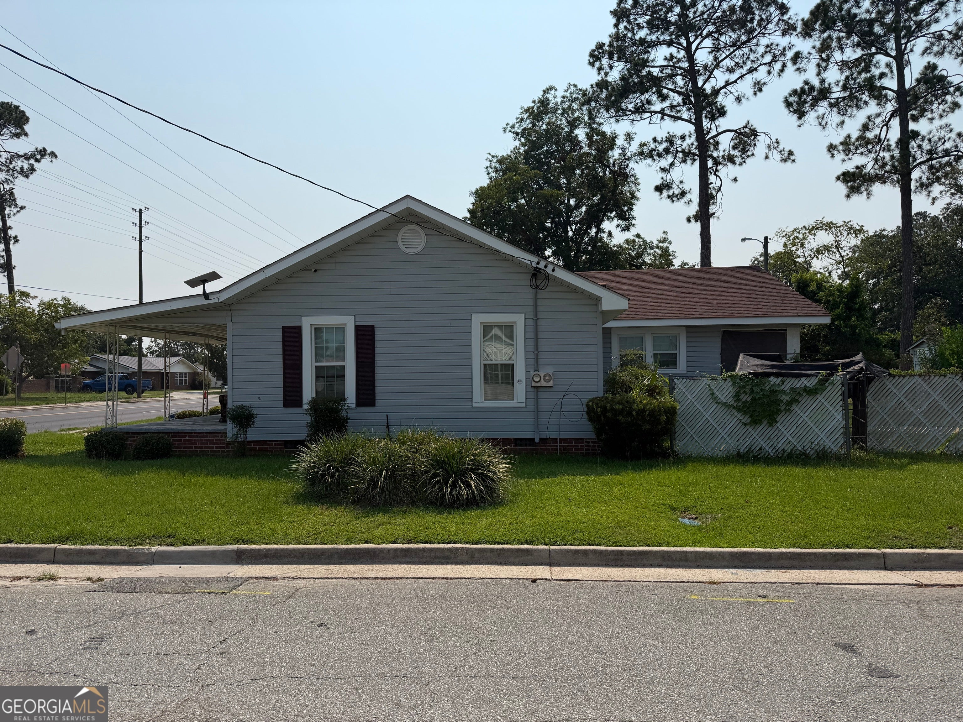 314 W 16th ST