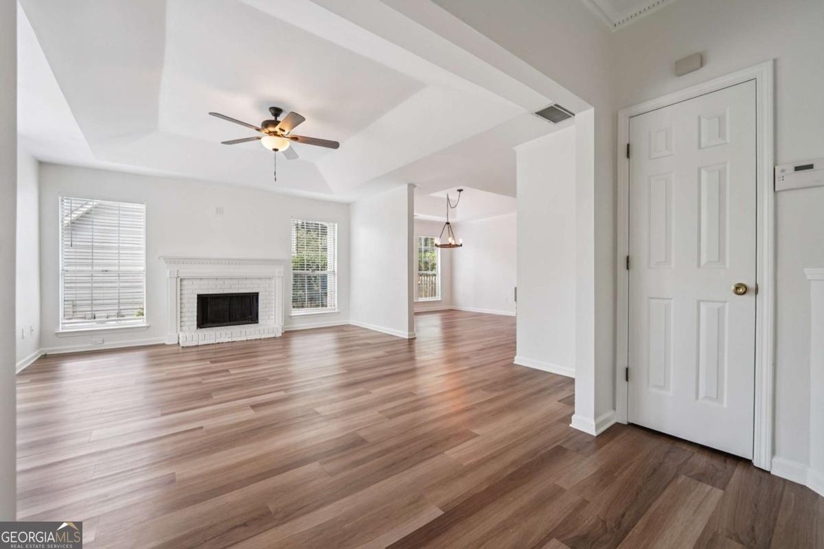 645 Ruxbury CT