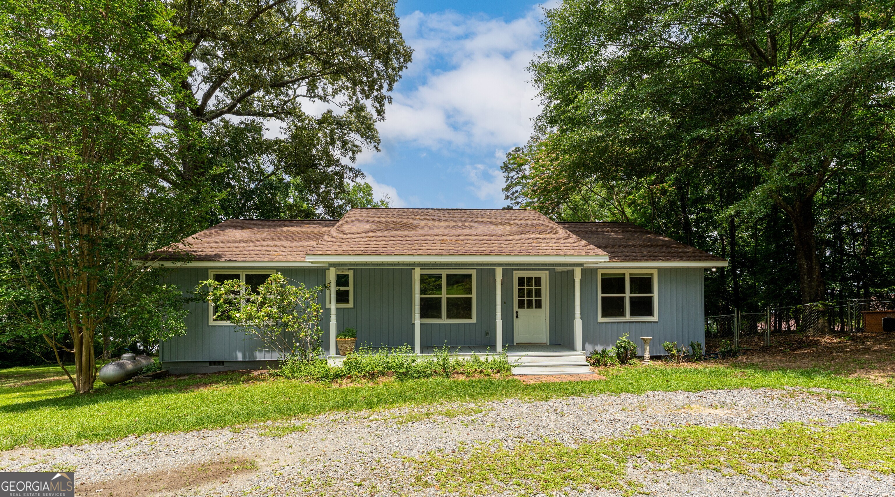 291 W Lakeview DR NE