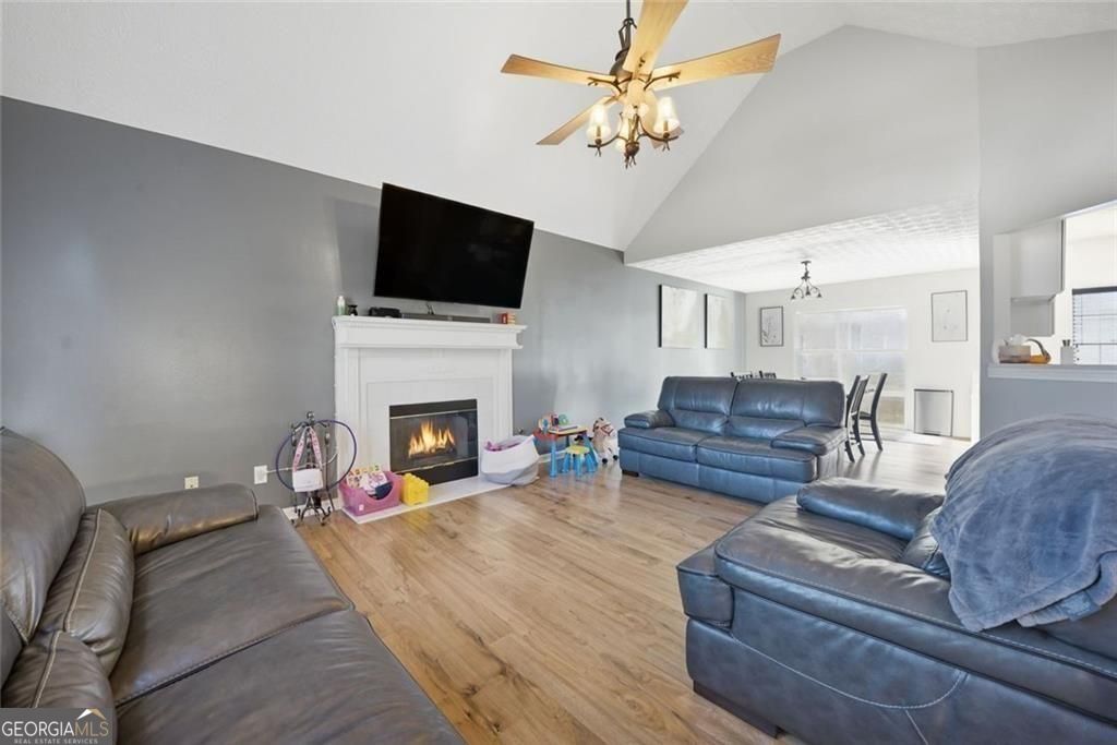 147 Midland DR