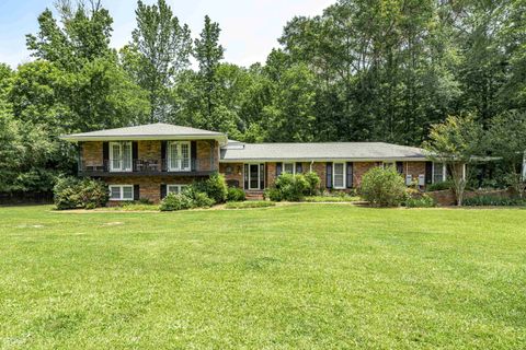 Photo of 9 Greenbriar Lane Se, Rome, GA 30161 (MLS # 20125375)