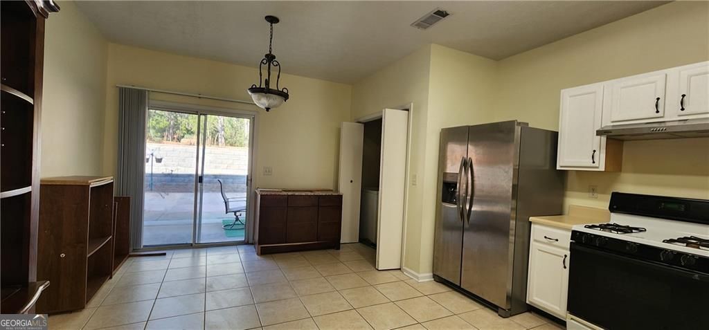 Lawrenceville, Georgia 30044, United States, 4 Bedrooms Bedrooms, ,3 BathroomsBathrooms,Residential,Active,242789