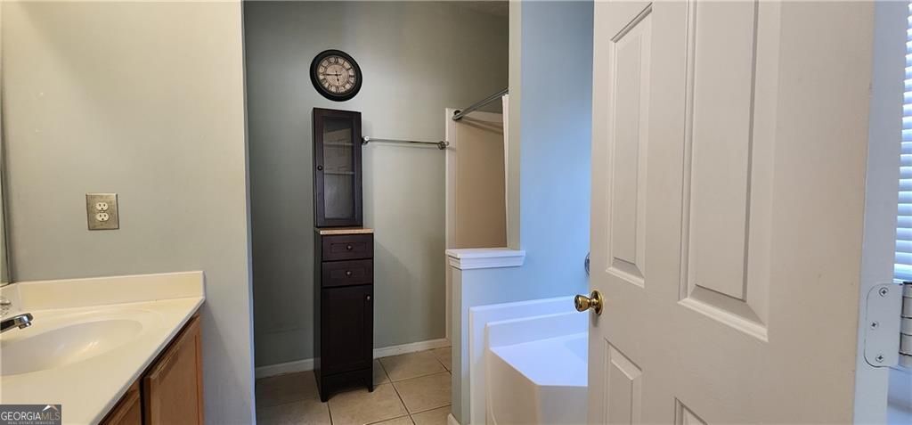 Lawrenceville, Georgia 30044, United States, 4 Bedrooms Bedrooms, ,3 BathroomsBathrooms,Residential,Active,242789