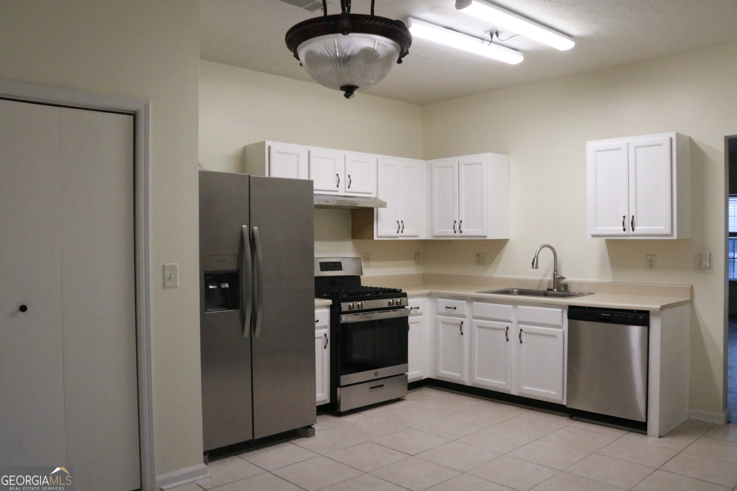 Lawrenceville, Georgia 30044, United States, 4 Bedrooms Bedrooms, ,3 BathroomsBathrooms,Residential,Active,242789