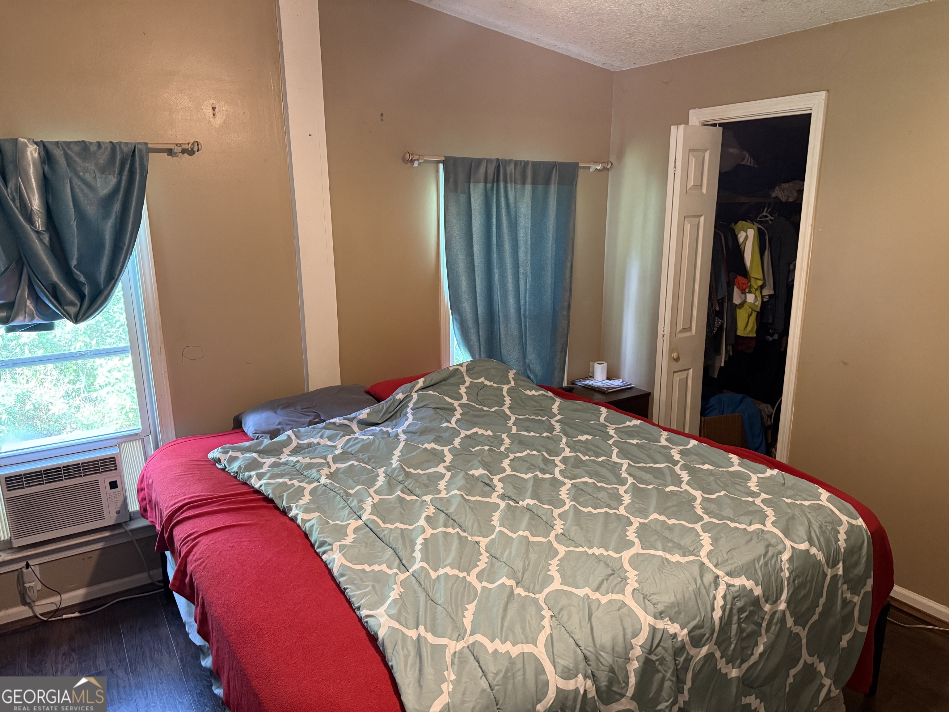 40 Cherokee CIR