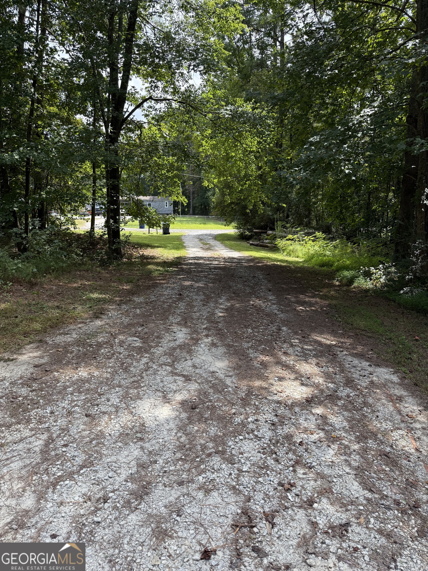 40 Cherokee CIR