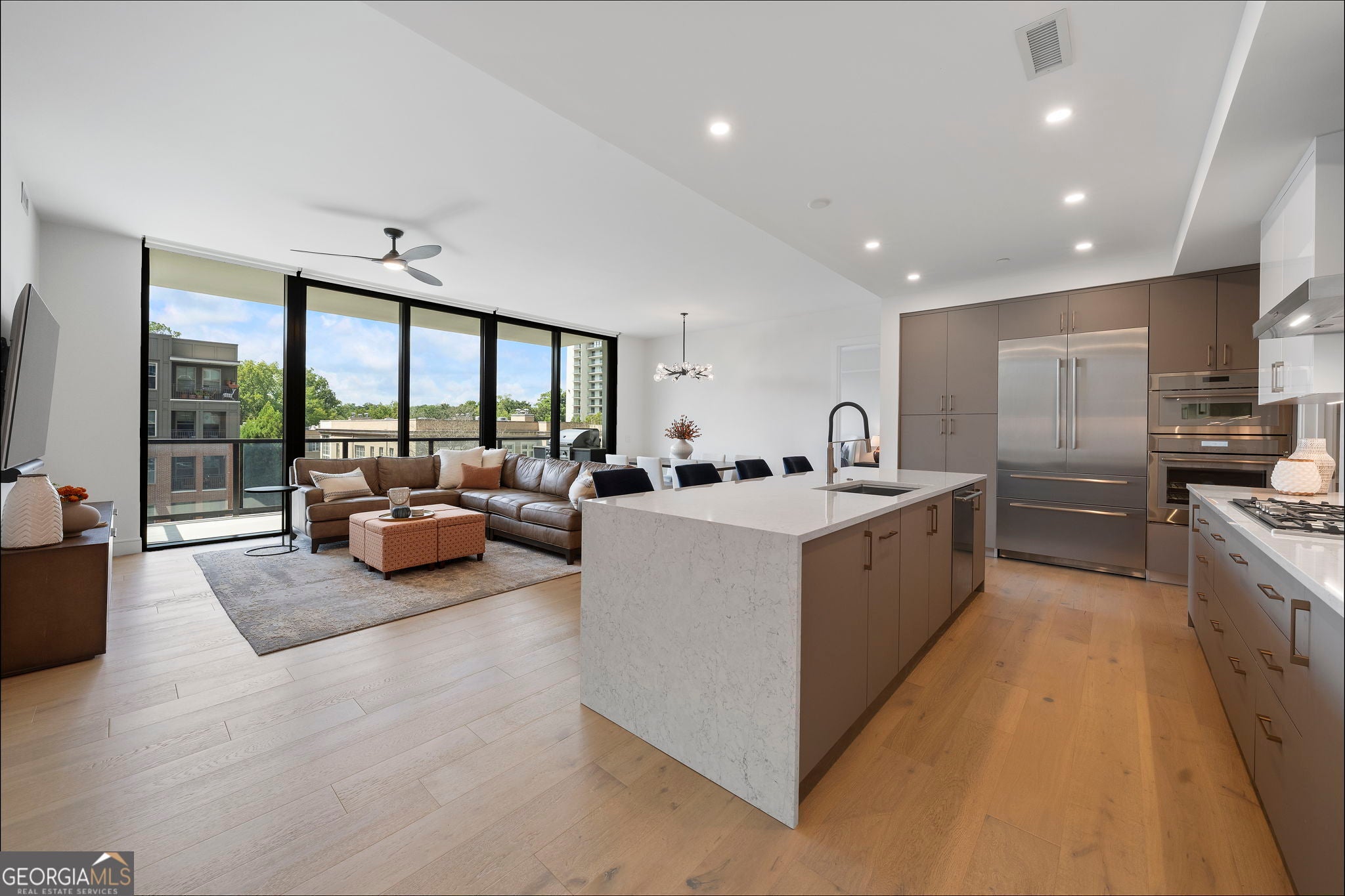 2425 Peachtree RD NE 511