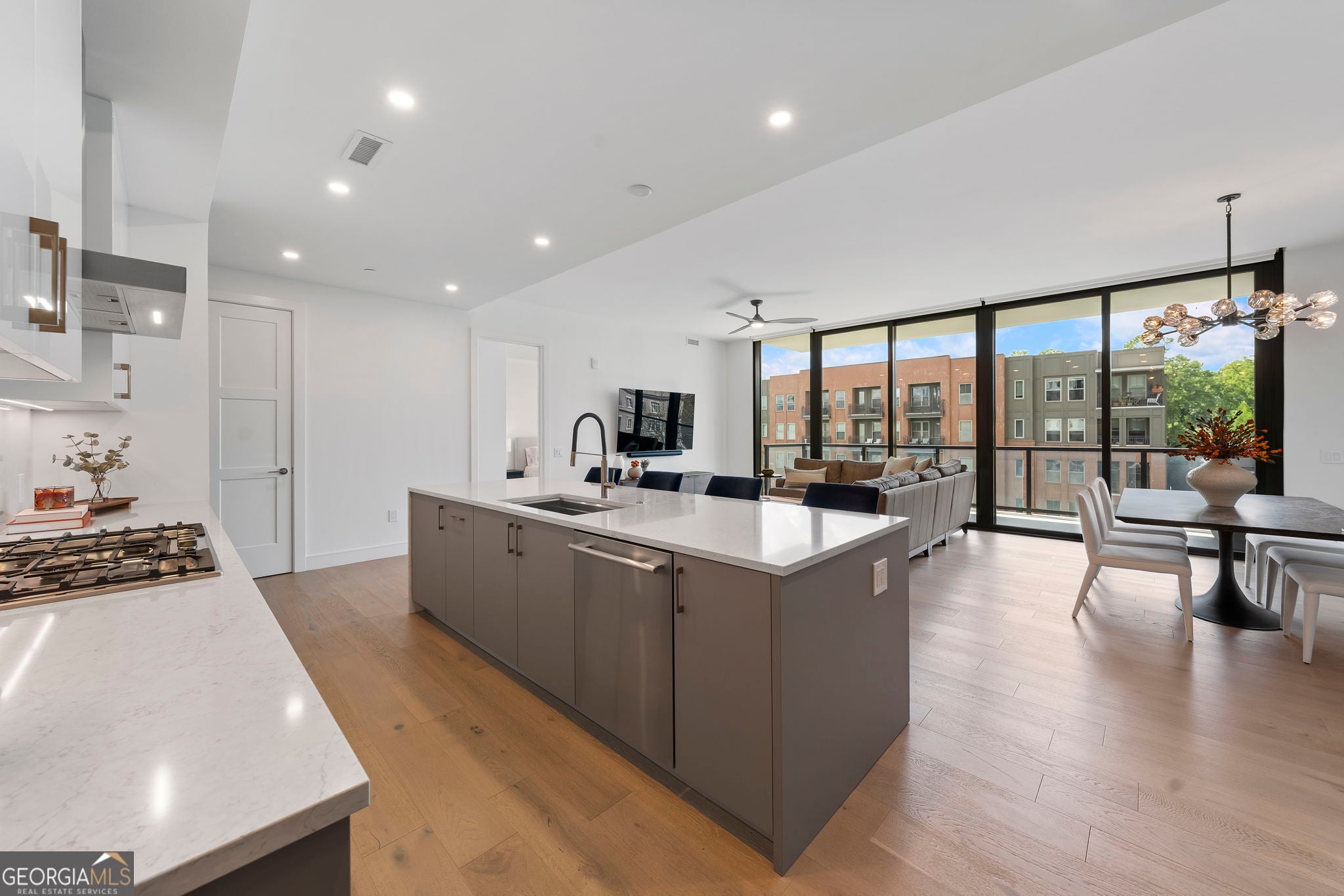 2425 Peachtree RD NE 511