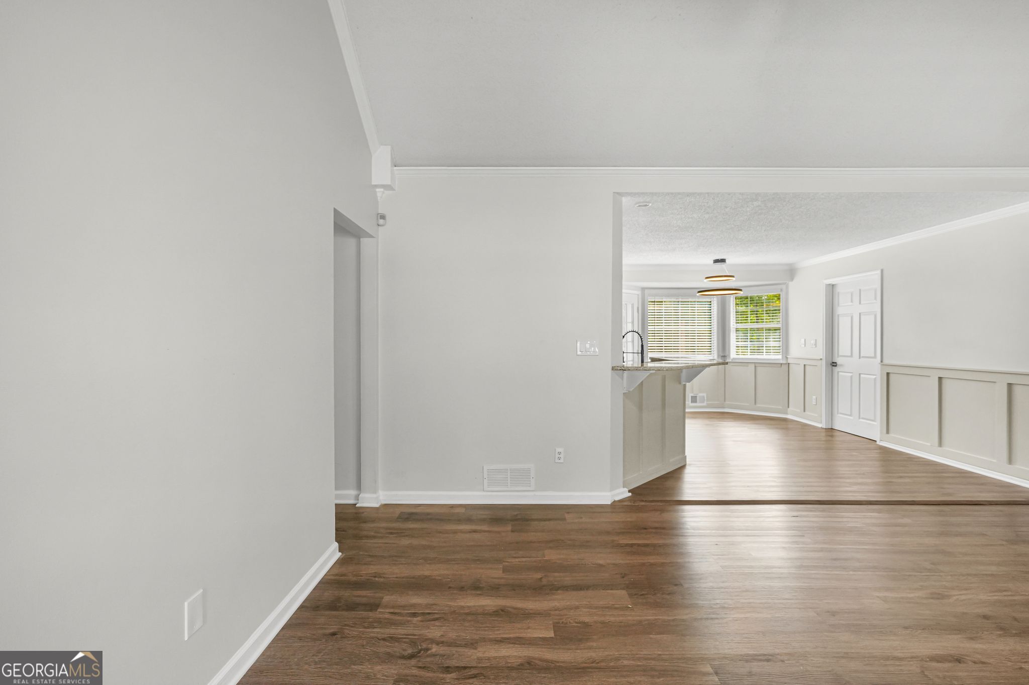 80 Lakefront DR