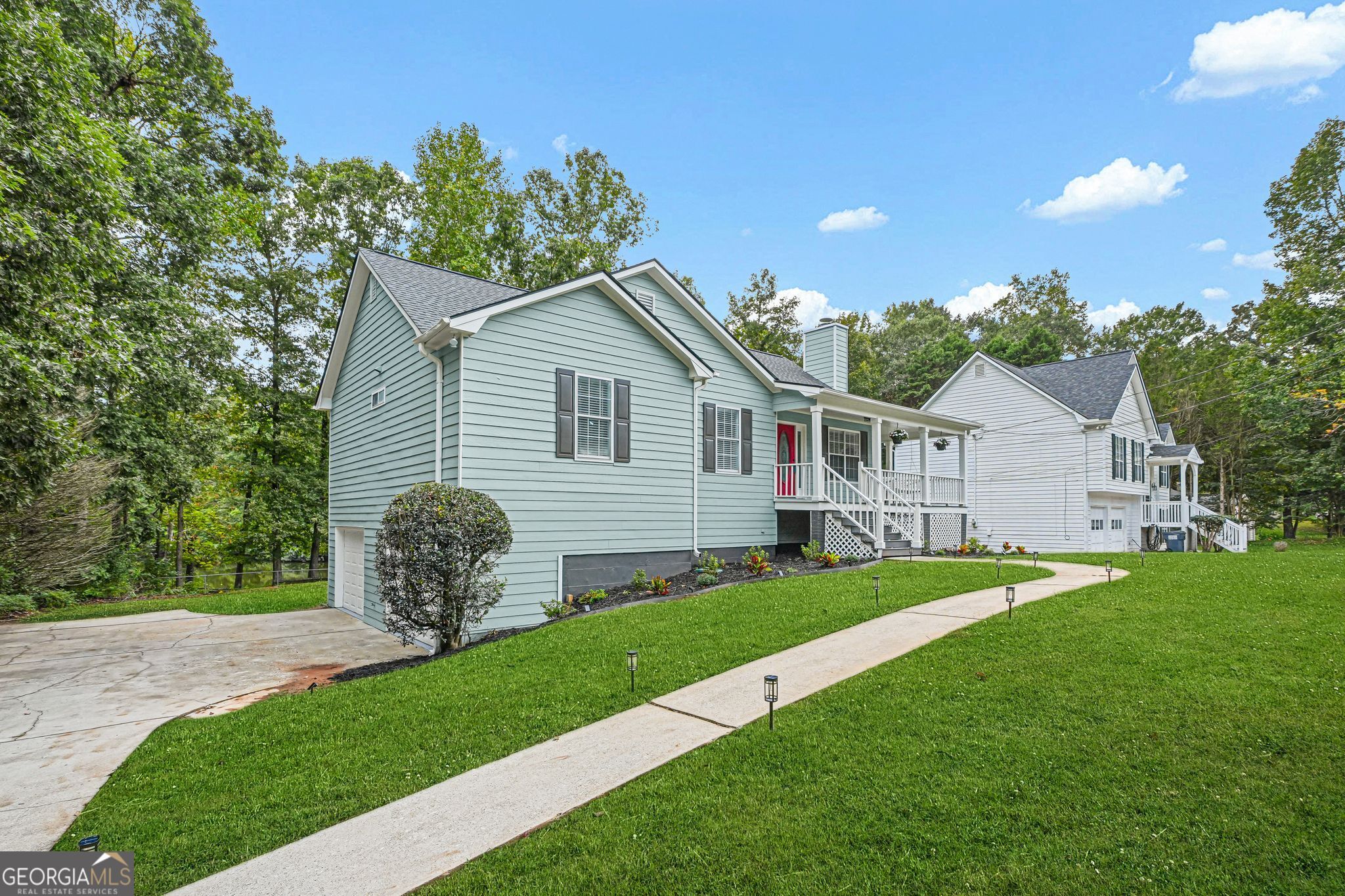 80 Lakefront DR