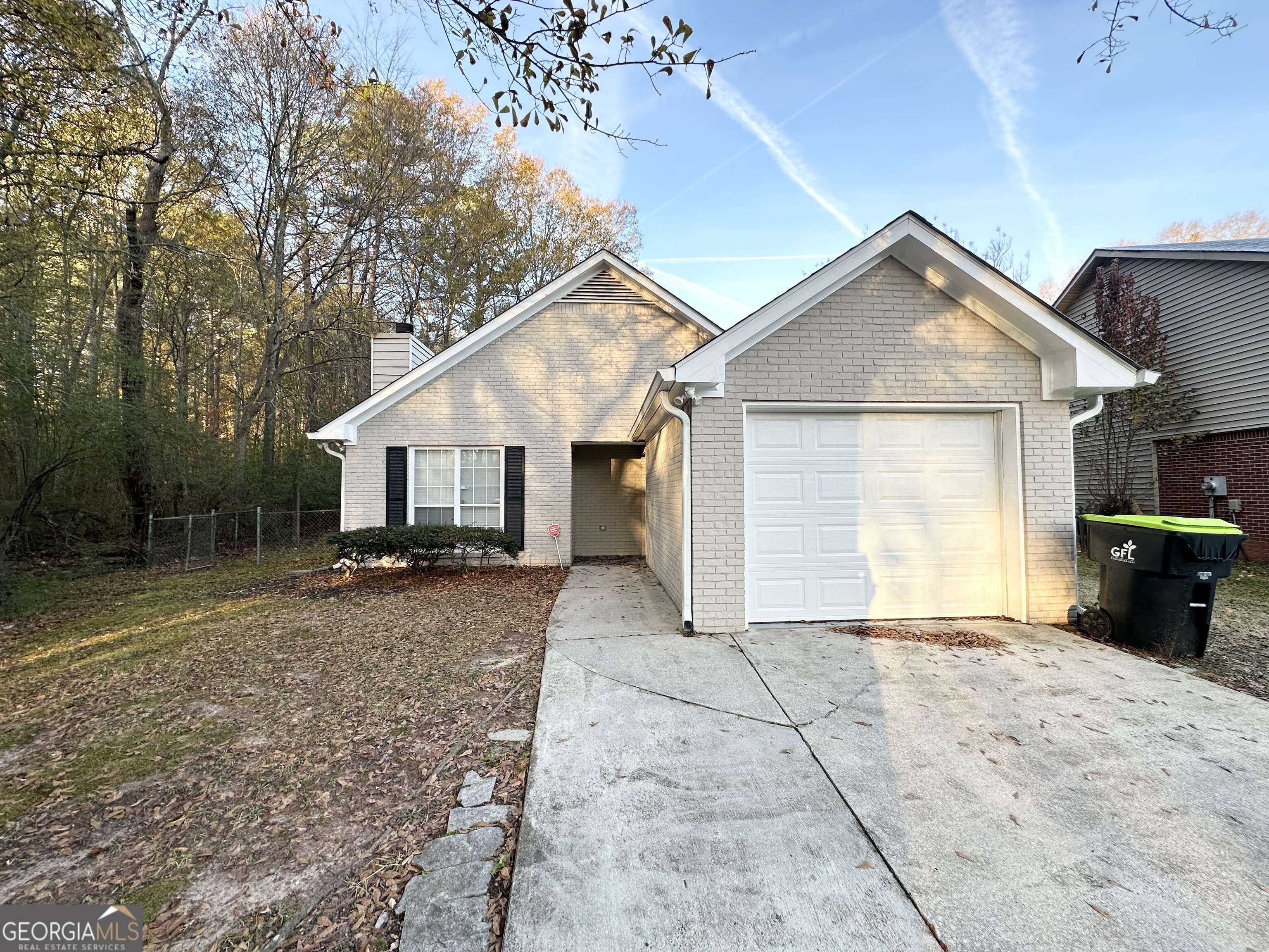 1641 NE Riverchase LN