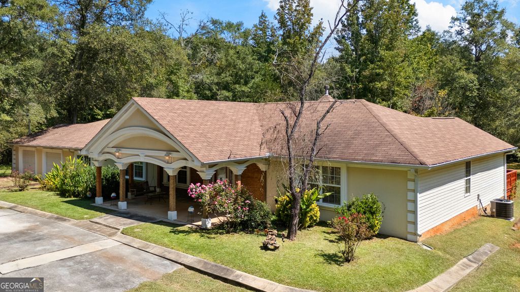 Photo of 475 Hammett Circle, Hogansville, GA 30230 (MLS # 10807003)