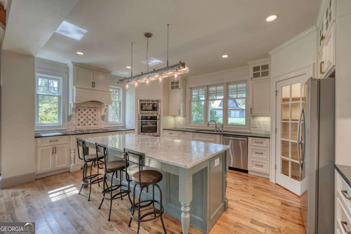 609 Cypress Pointe LN