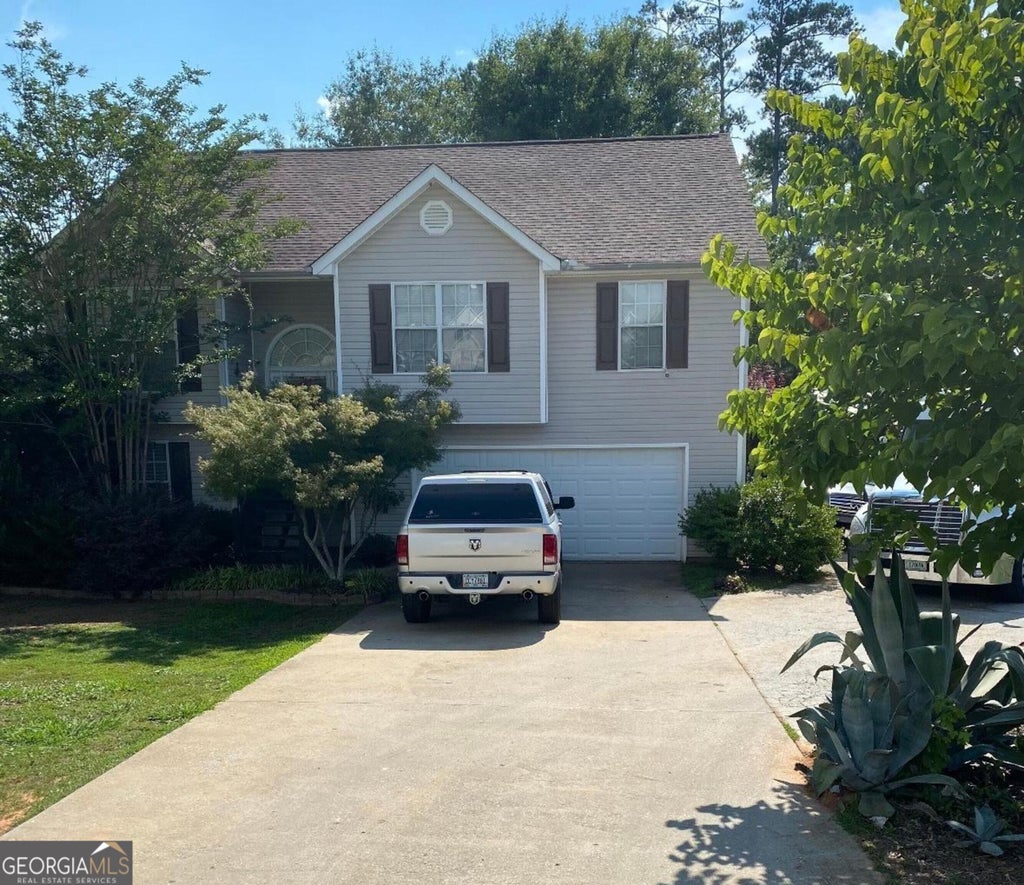 Photo of 112 Canterbury Court, Jackson, GA 30233 (MLS # 10880756)