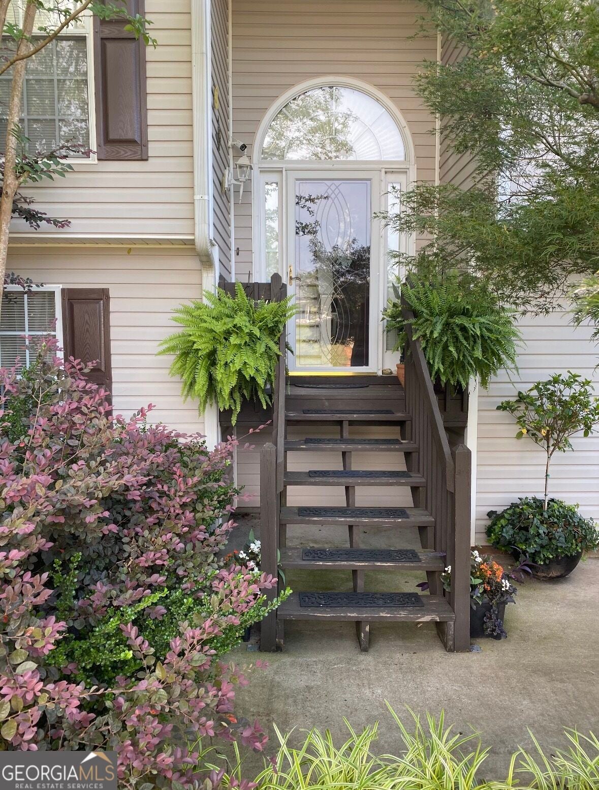 112 Canterbury CT