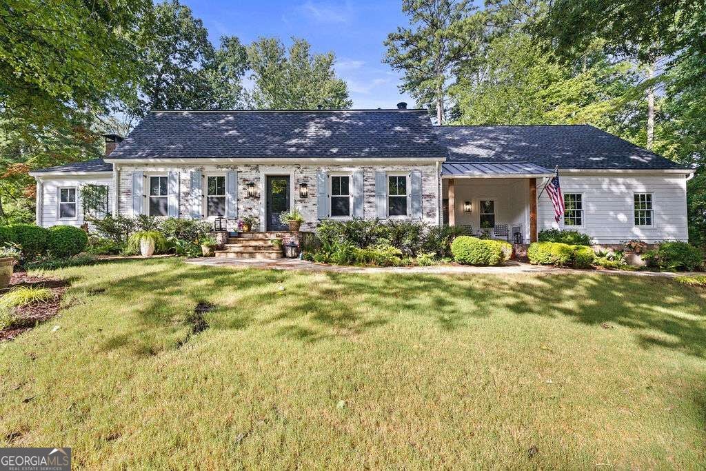 Photo of 1826 Forest Springs Court, Dunwoody, GA 30338 (MLS # 10829436)