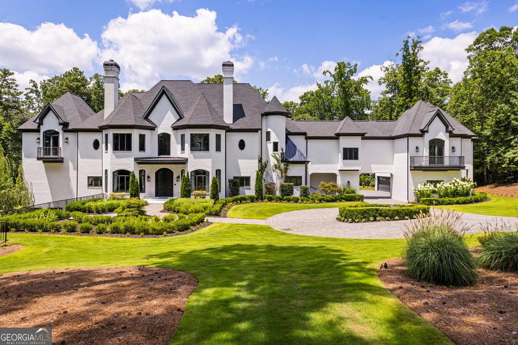 Photo of 5320 Riverview Road NW, Atlanta, GA 30327 (MLS # 10827640)