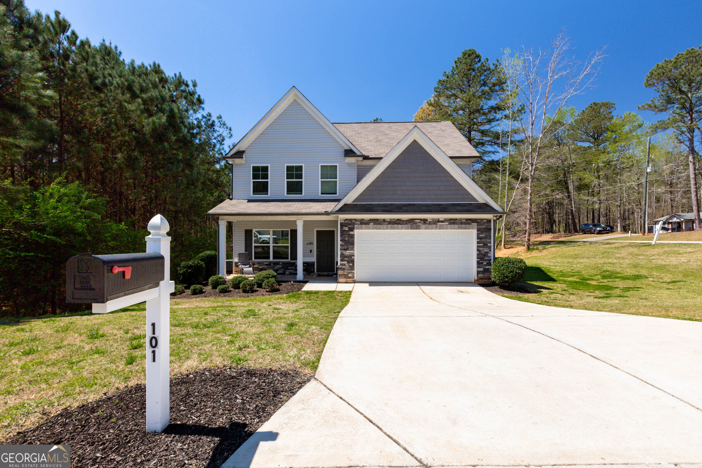 101 Greenfield LN