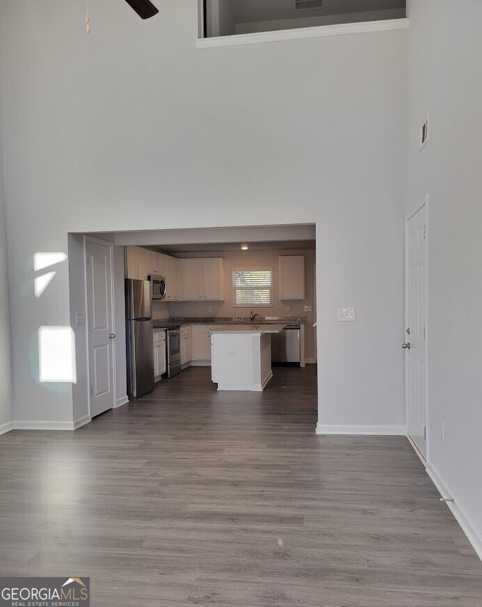 605 West Vincent DR 16