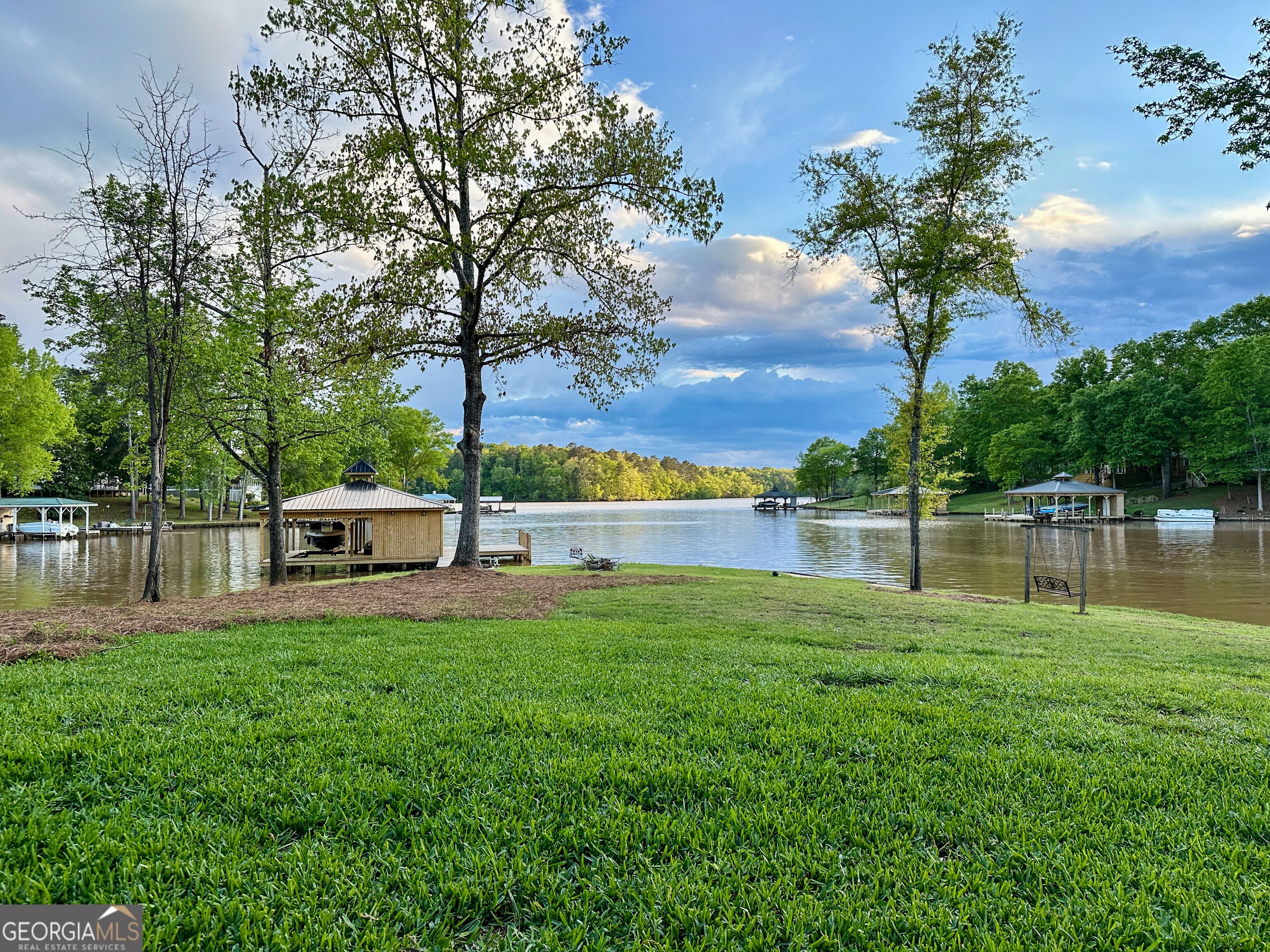 112 Little River CT