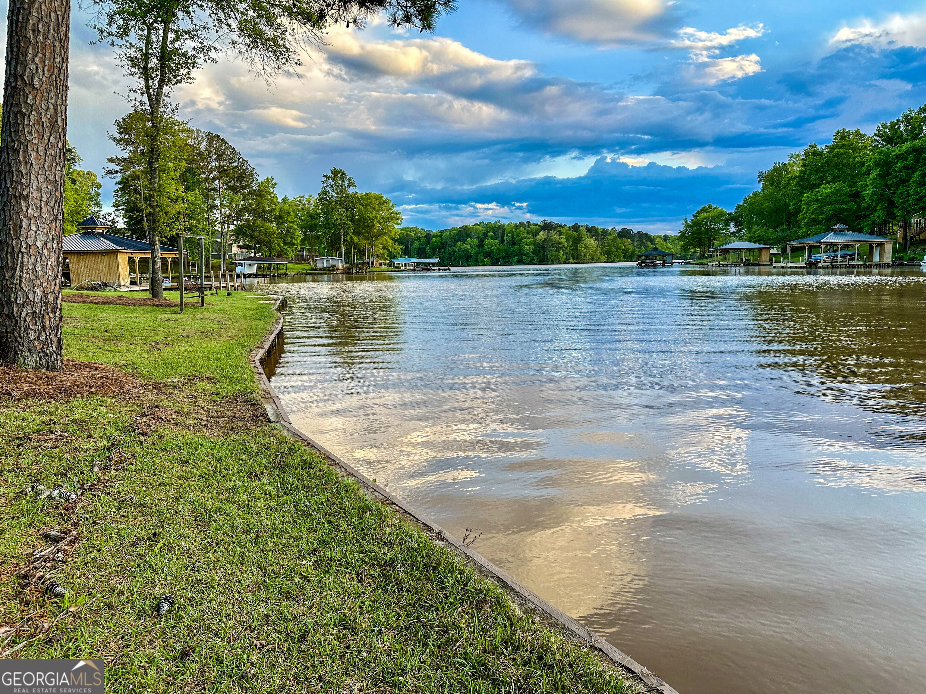 112 Little River CT