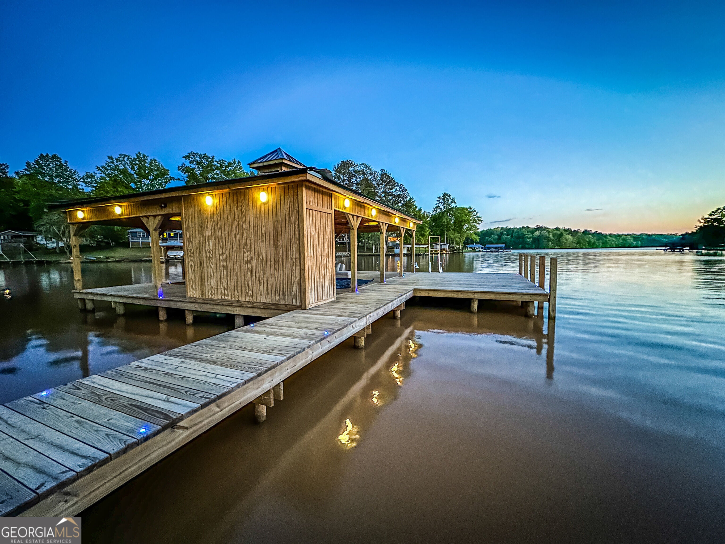 112 Little River CT